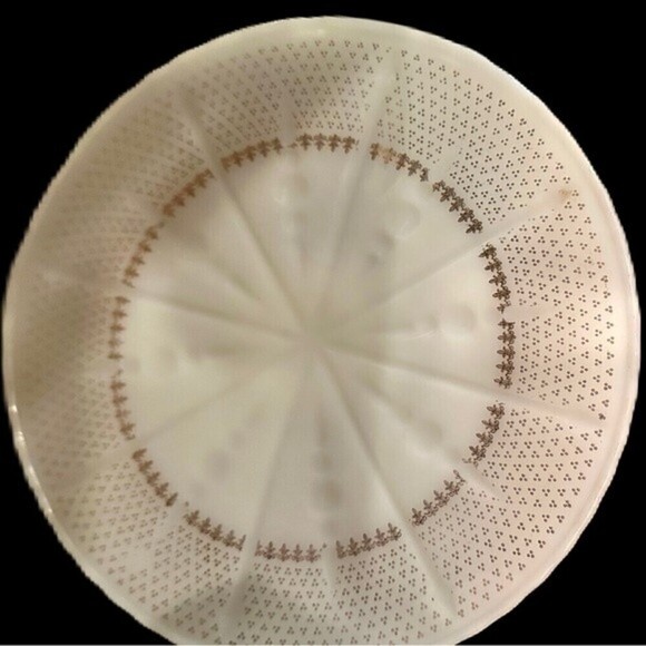Anchor Hocking Milk Glass‎ Pedestal Cake Dessert Stand Gold Foil Fleur-De-Lis - Picture 8 of 11